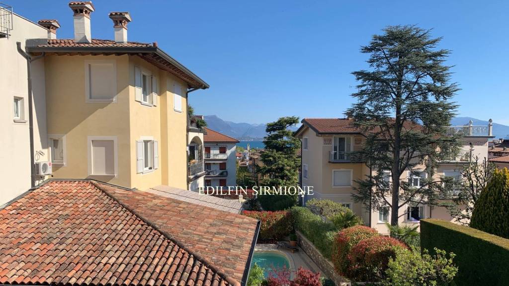 Appartamento in vendita a Desenzano del Garda via Tito Speri, 19