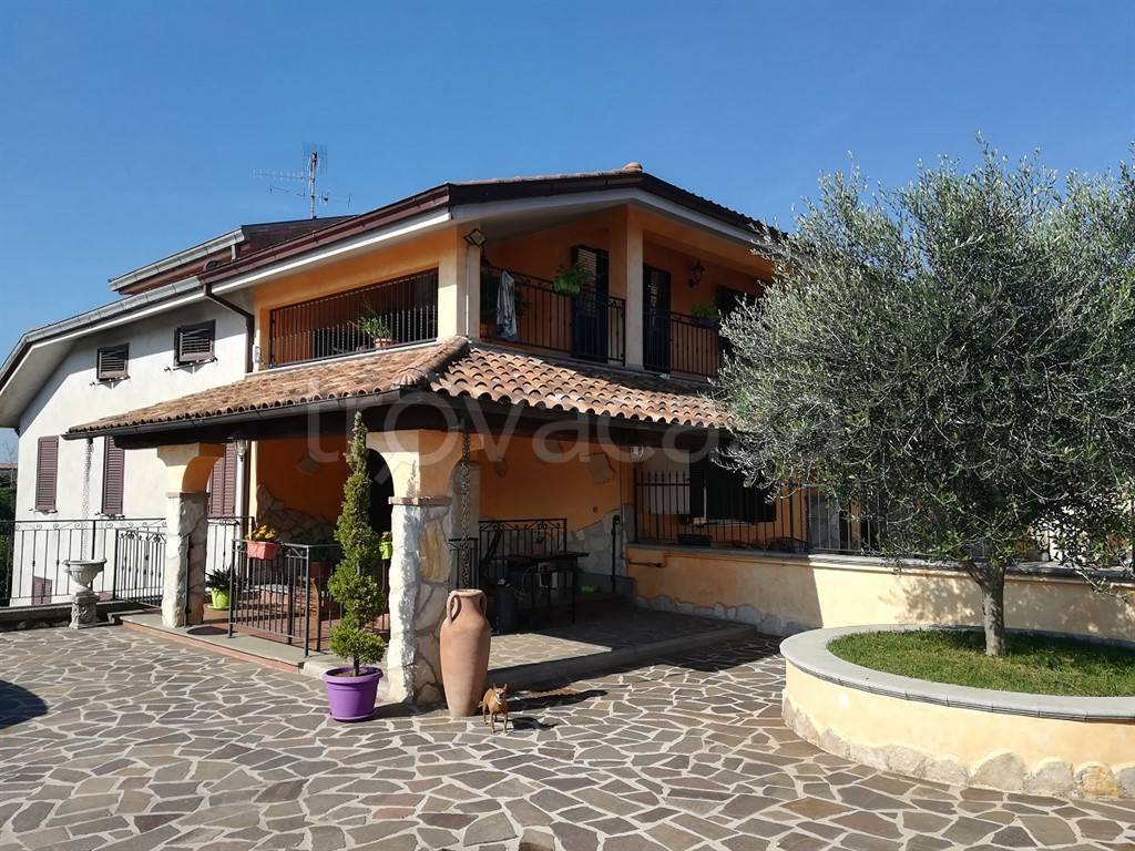Appartamento in vendita a Valmontone via Colle Cannetaccia, 34
