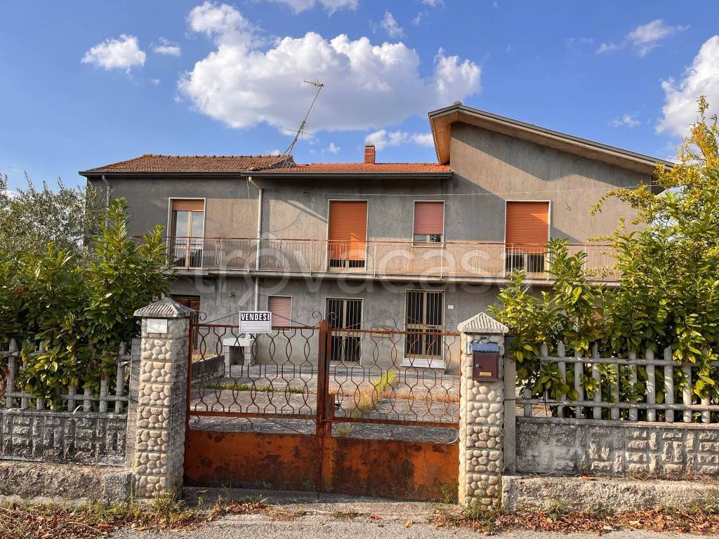 Casa Indipendente in in vendita da privato a Pratola Serra località Scoppole, 7
