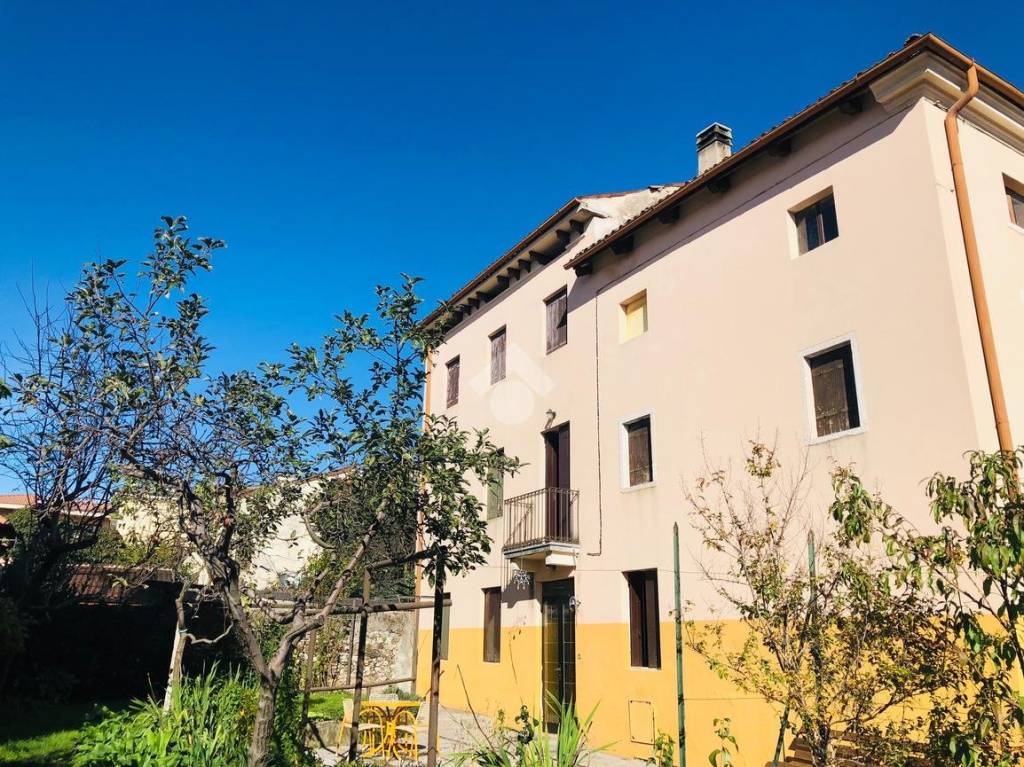 Casa Indipendente in vendita a San Vito di Leguzzano via trento trieste