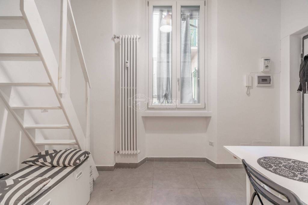 Appartamento in vendita a Milano via Imperia 13/b
