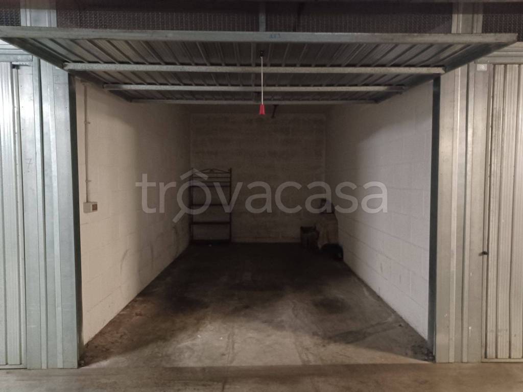 Garage in vendita a Roma via Tunisi, 52