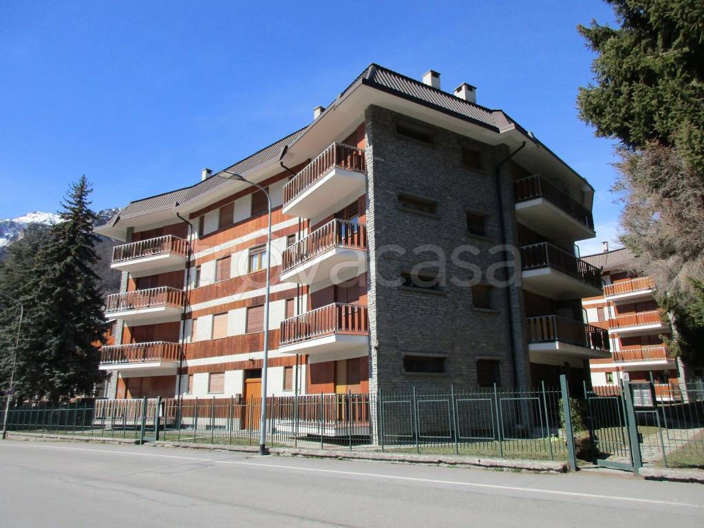 Appartamento in vendita a Bardonecchia viale San Francesco, 4