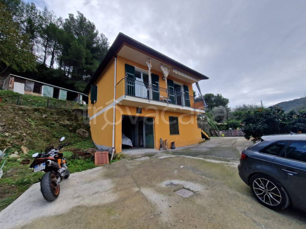 Villa Bifamiliare in vendita ad Andora via San Lazzaro, 61
