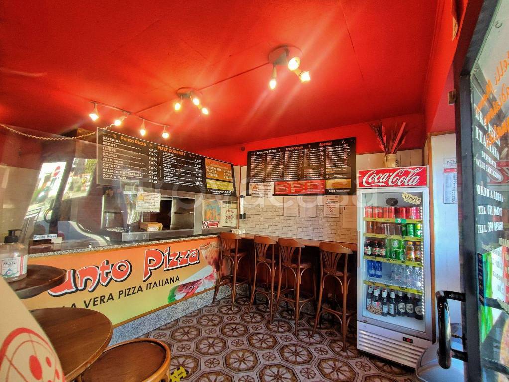 Pizzeria in in vendita da privato a Senna Comasco via Roma, 19