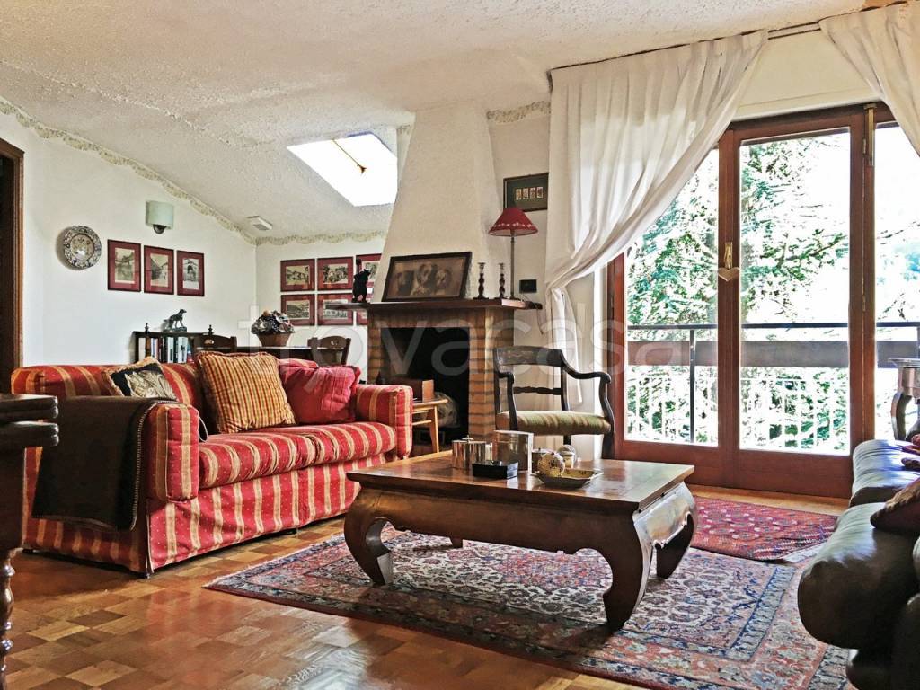 Appartamento in vendita a Bardonecchia viale Roma, 23