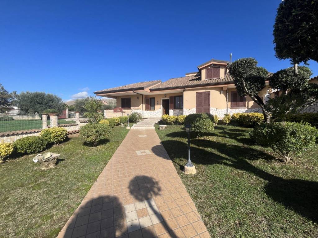 Villa in vendita a Pastorano via Carmine Formicola