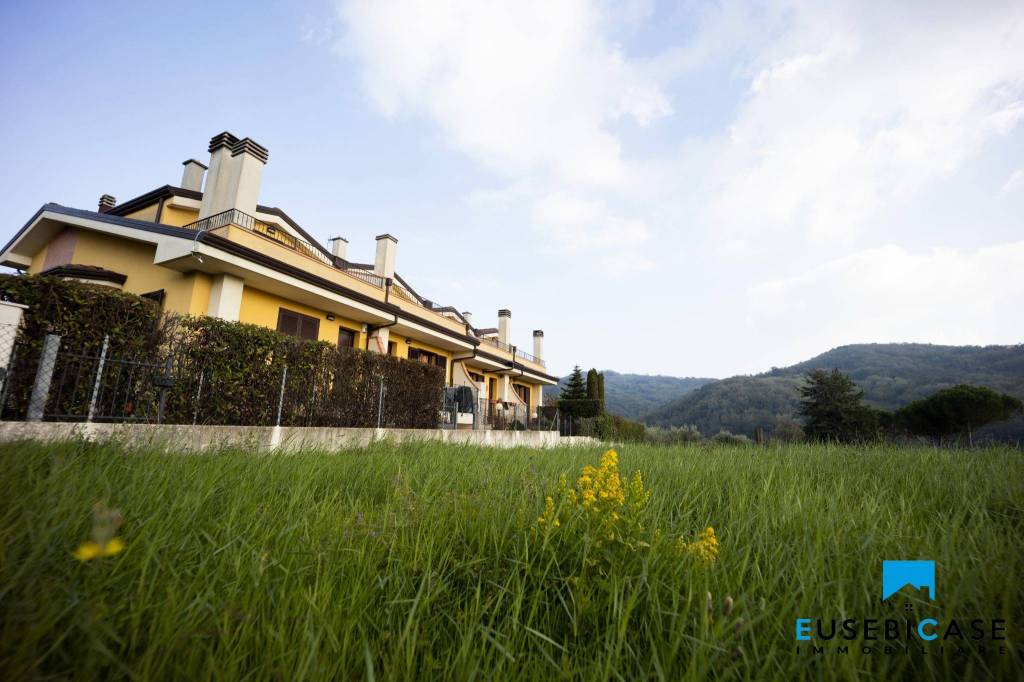 Villa a Schiera in vendita a Montescudo-Monte Colombo via Alcide De Gasperi, 146