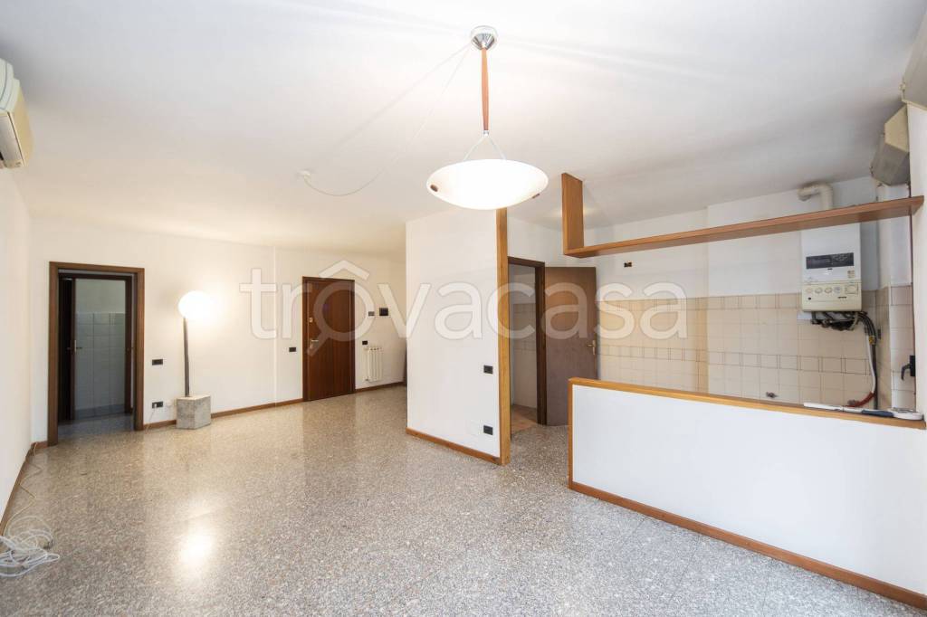 Appartamento in vendita a Pessano con Bornago via Carlo Porta, 5