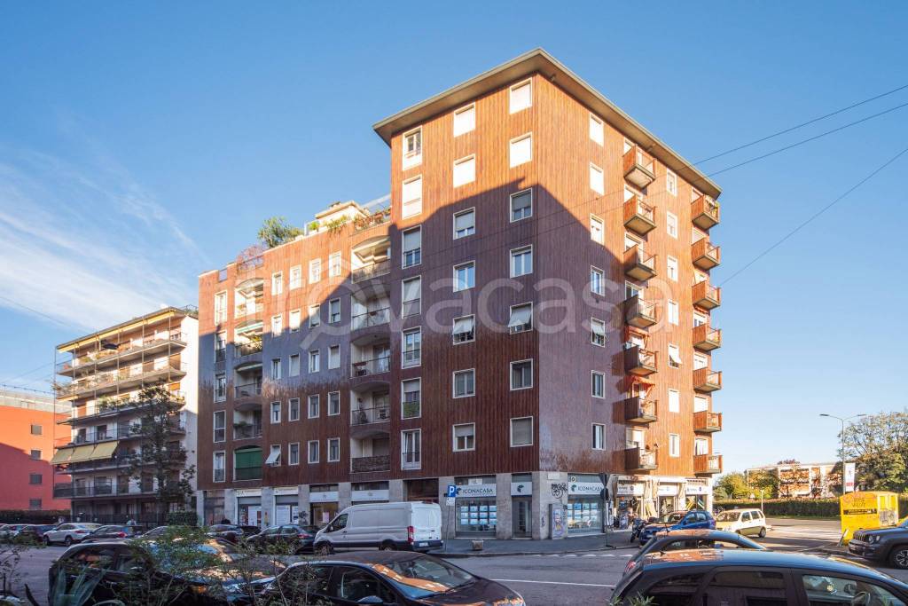 Appartamento in vendita a Milano via Ajaccio, 4