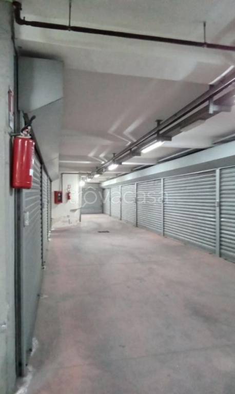 Garage in vendita a Napoli via San Cosmo Fuori Porta Nolana