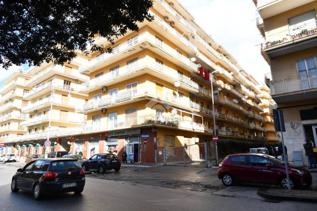 Appartamento in vendita a Salerno via Trento, 147
