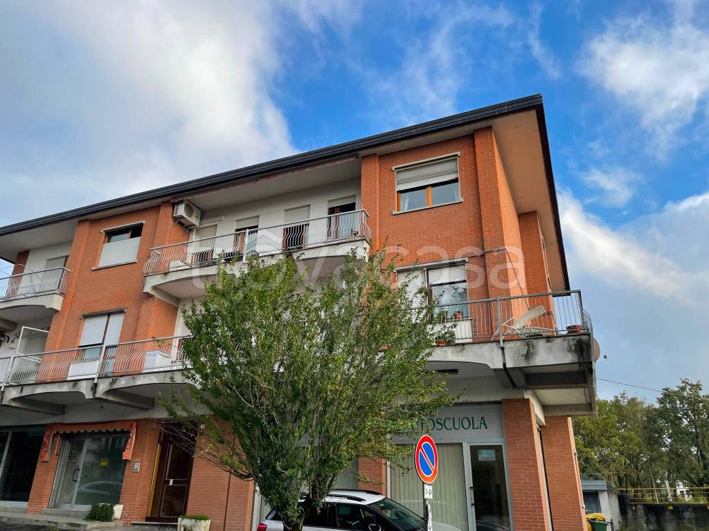 Appartamento in vendita a Viverone viale Lido Maggiore Croce Arturo, 19