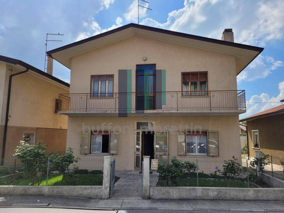 Villa in vendita a Latisana via Damiano Chiesa, 20