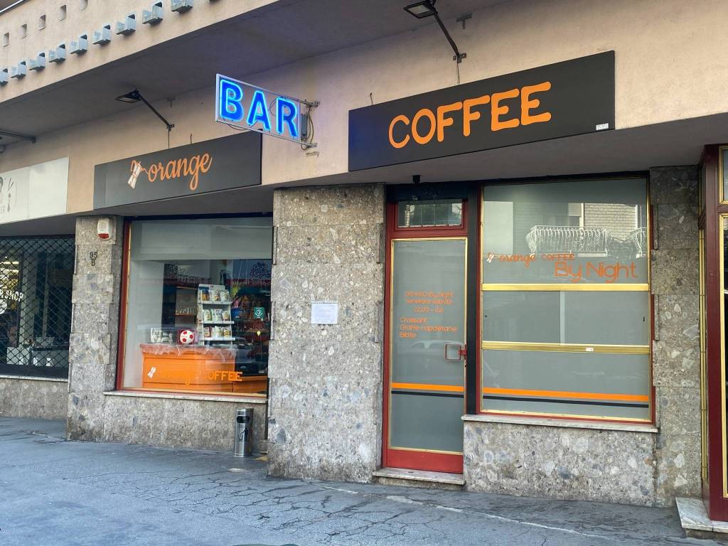 Bar in vendita a Torino via San Marino, 95