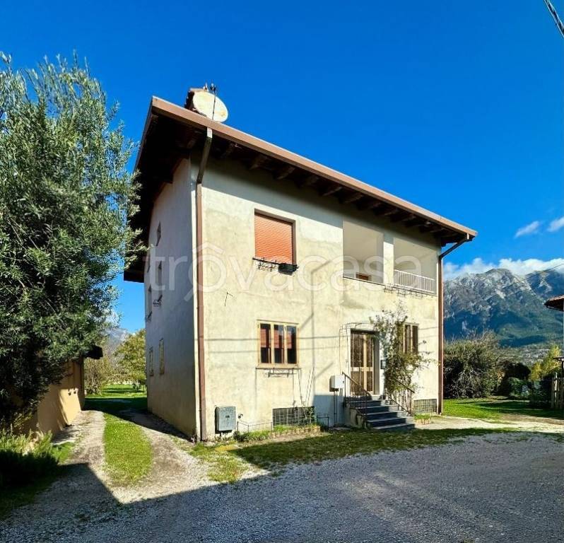 Casa Indipendente in vendita a Gemona del Friuli via Armentaressa