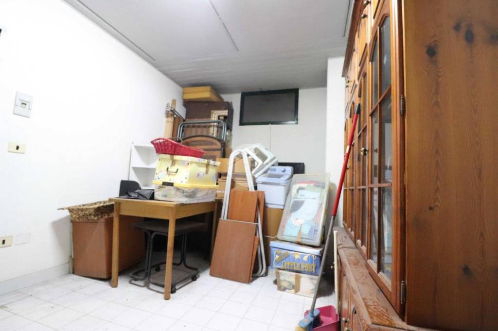 Garage in vendita a Cagliari via Riva Villasanta, 104