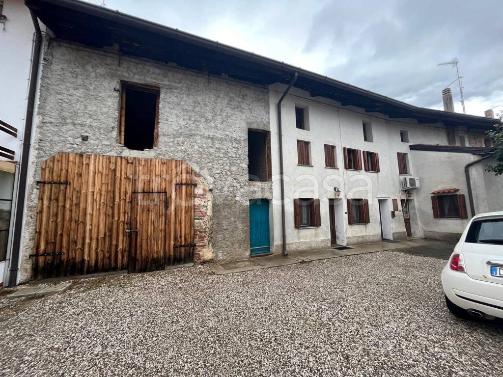 Casa Indipendente in vendita a Pozzuolo del Friuli via Basaldella, 8