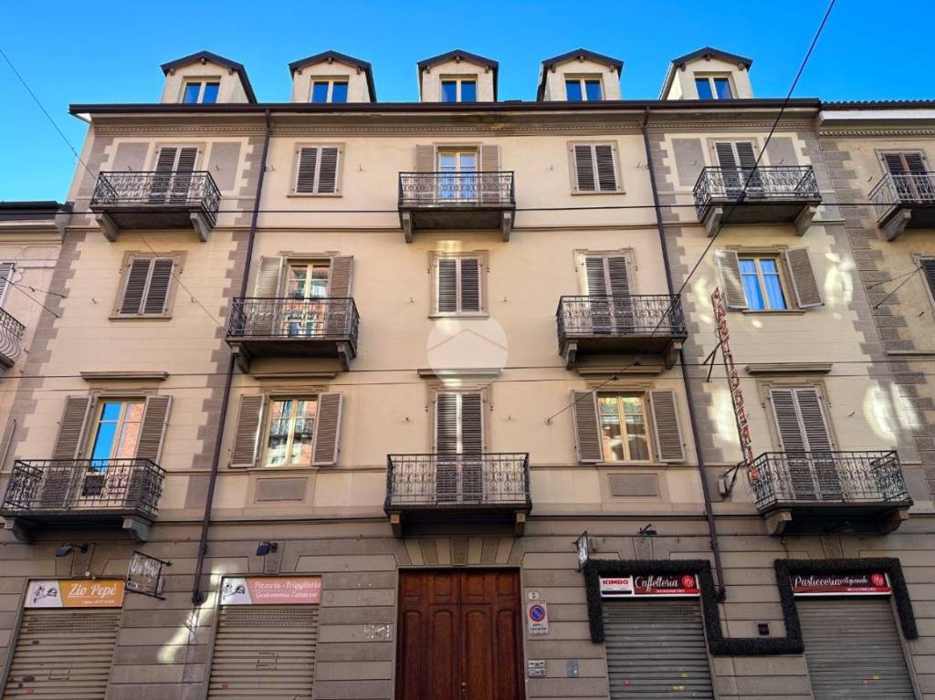 Appartamento in vendita a Torino via monginevro, 3