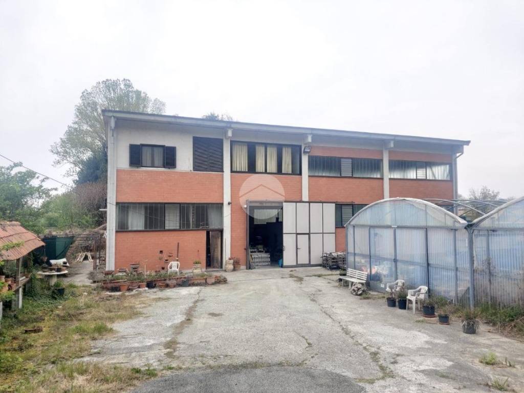 Capannone Industriale in vendita a San Raffaele Cimena via chivasso, 33