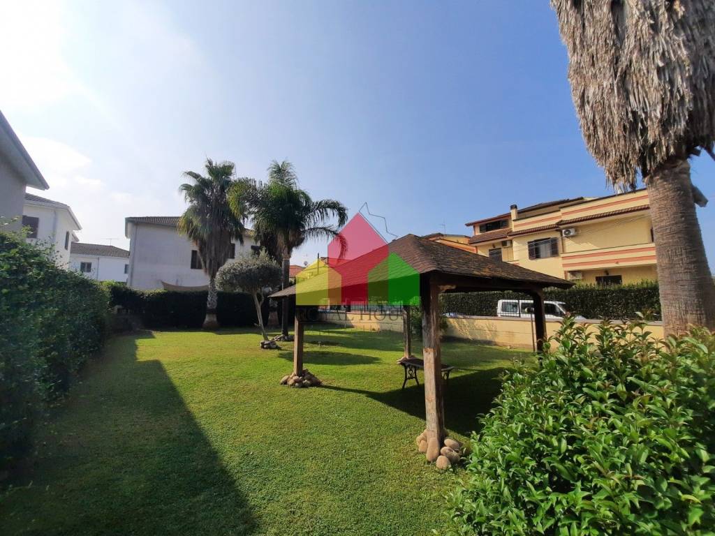 Villa in vendita a Giugliano in Campania via Lago Patria