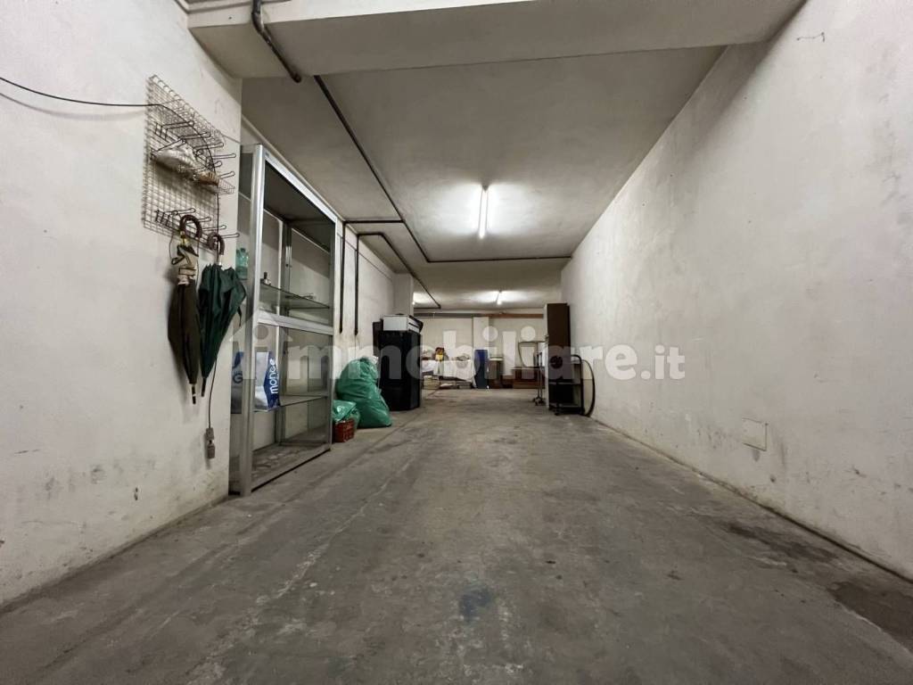 Garage in vendita a Cassano delle Murge via Angelantonio di Ceglie, 47