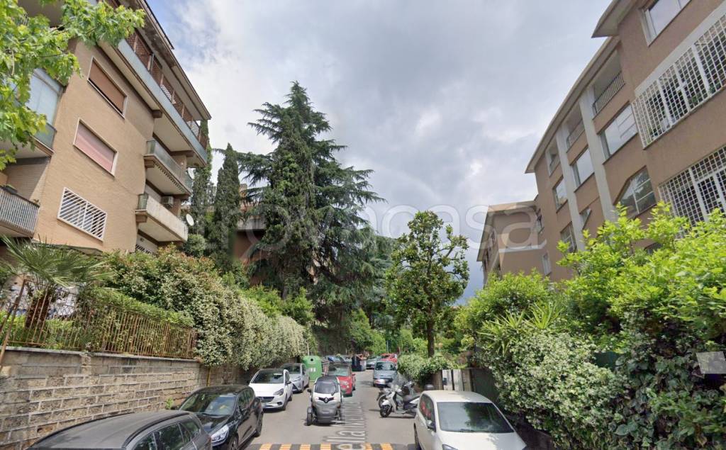 Appartamento in affitto a Roma via della Mendola