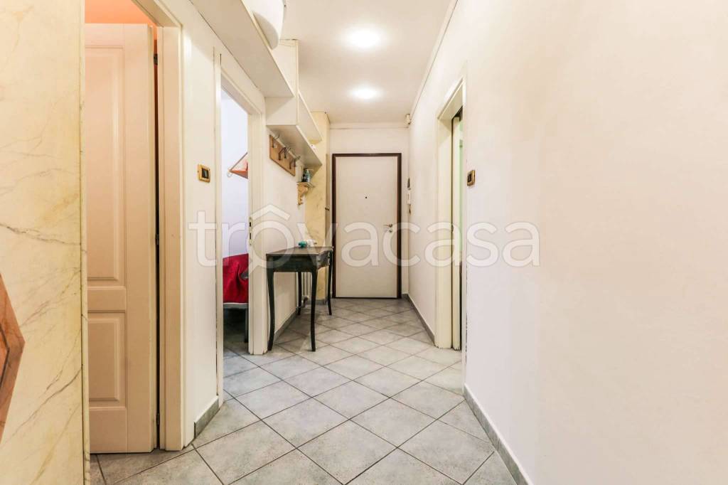 Appartamento in vendita a Bologna via Emilia Levante