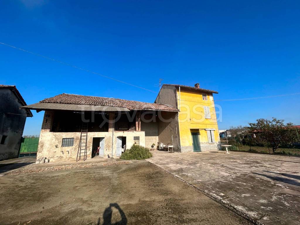 Villa in vendita a Tromello cascina Montaggione