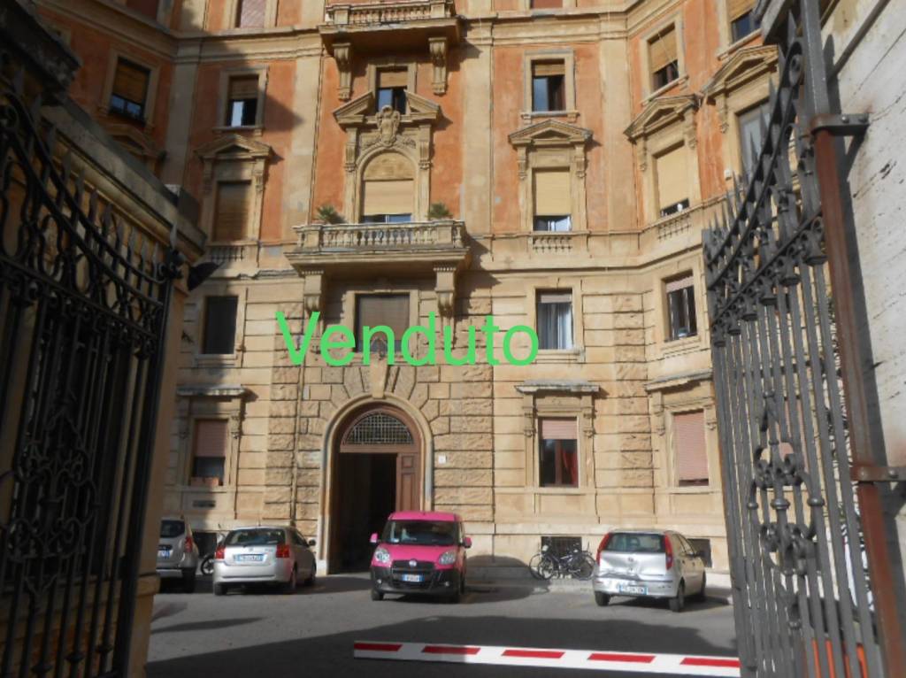 Appartamento in vendita a Roma piazza Adriana