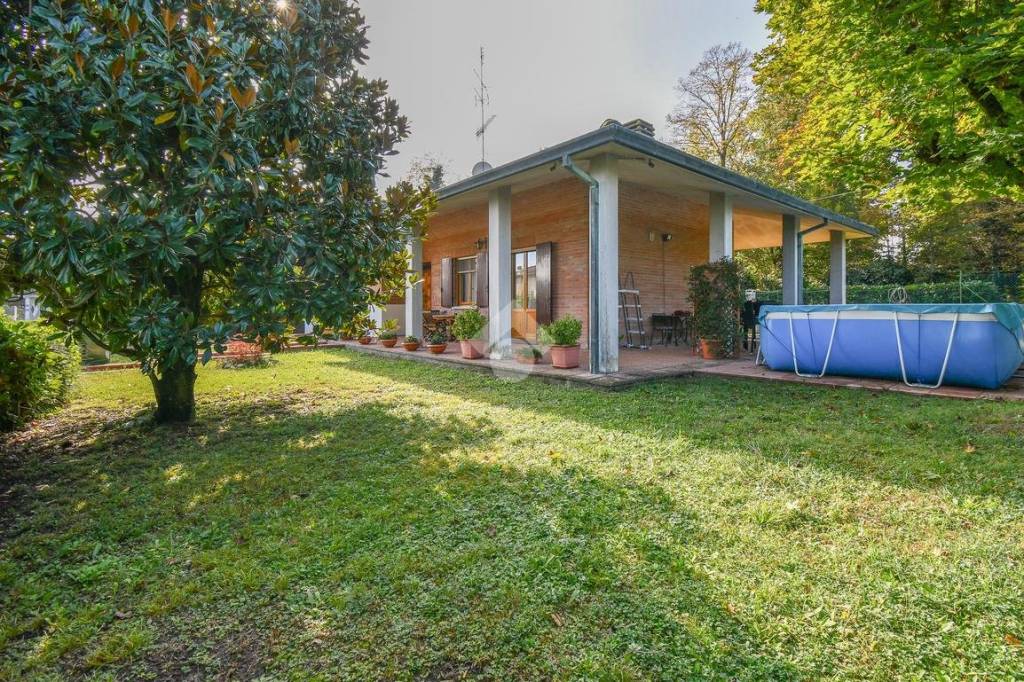 Villa in vendita a Vigarano Mainarda via Cento, 408