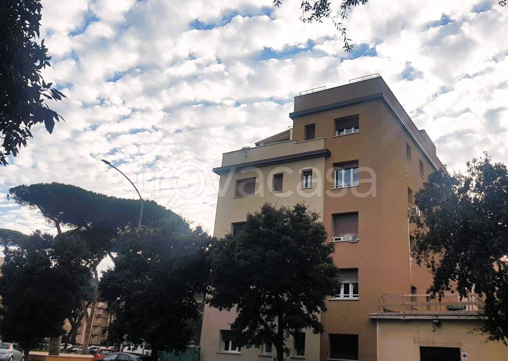 Appartamento in vendita a Roma piazza delle Fiamme Gialle