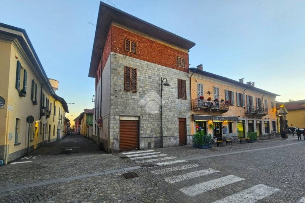 Casa Indipendente in vendita a Robecco sul Naviglio via Crocefisso, 1