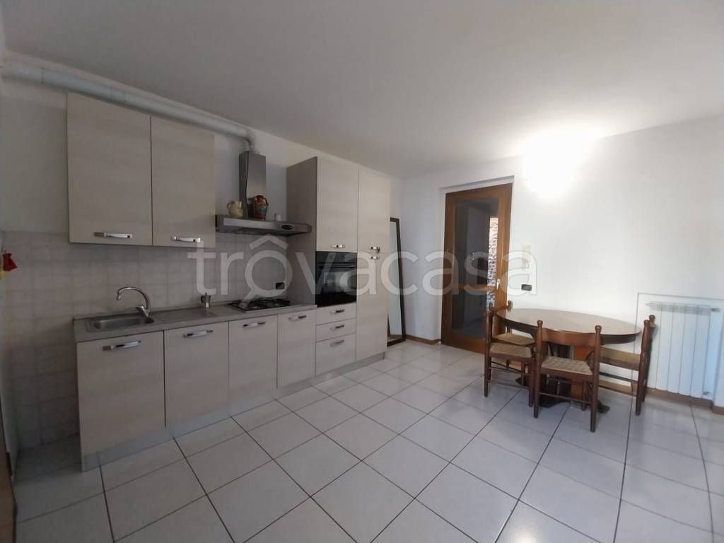 Appartamento in vendita a Comun Nuovo via Roma