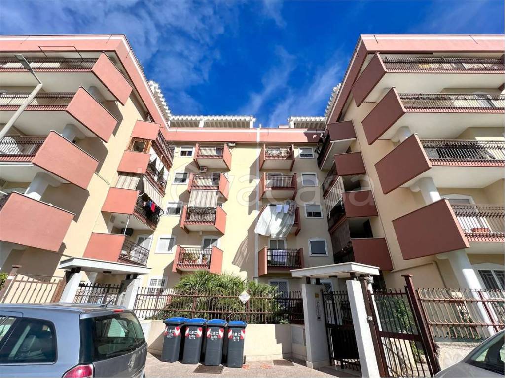 Appartamento in vendita a Trani via Francesco Cilea, 46