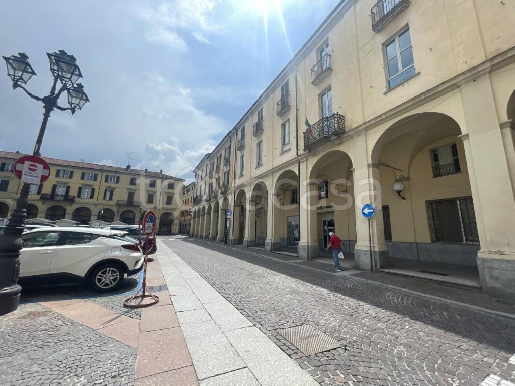 Ufficio in vendita a Tortona piazza duomo, 9