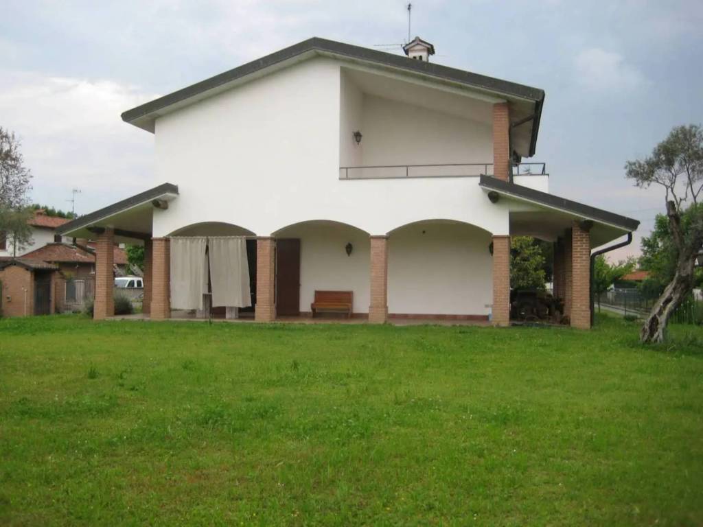 Villa in vendita a Orio Litta alessandro Volta