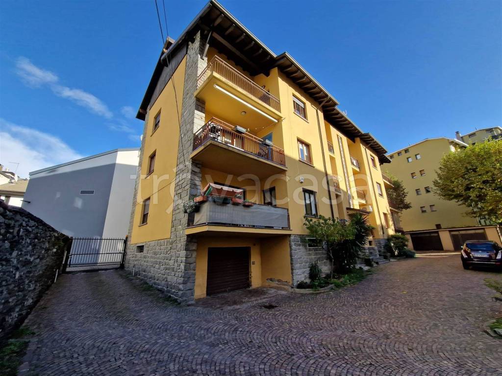 Appartamento in vendita a Morbegno via Martello