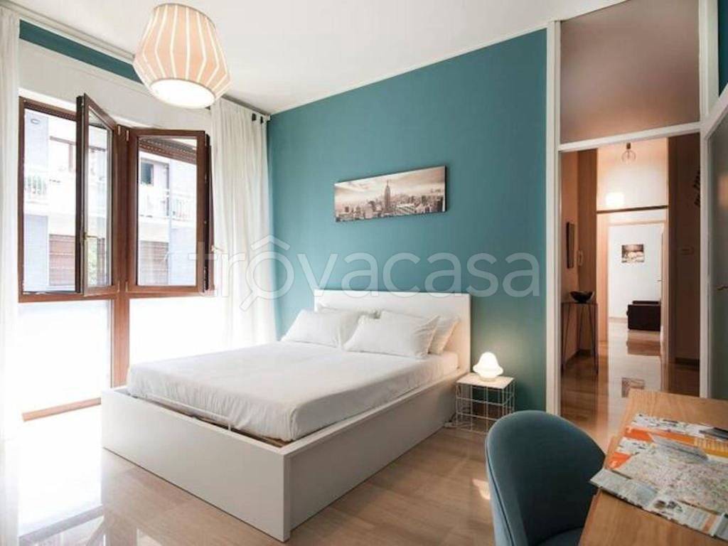 Appartamento in affitto a Milano via Alberto Mario