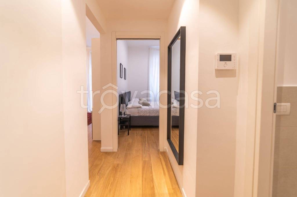 Appartamento in affitto a Milano via Garian
