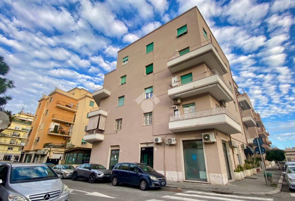 Appartamento in vendita a Roma viale del Lido, 60