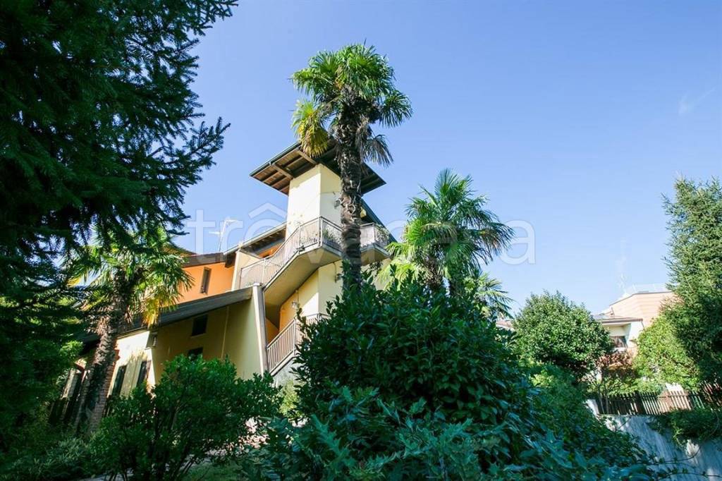 Appartamento in vendita a San Donato Milanese via Unica Bolgiano