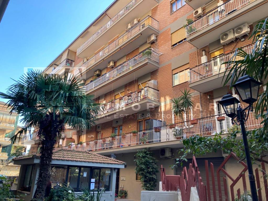 Appartamento in vendita a Roma piazza Aruleno Celio Sabino, 40