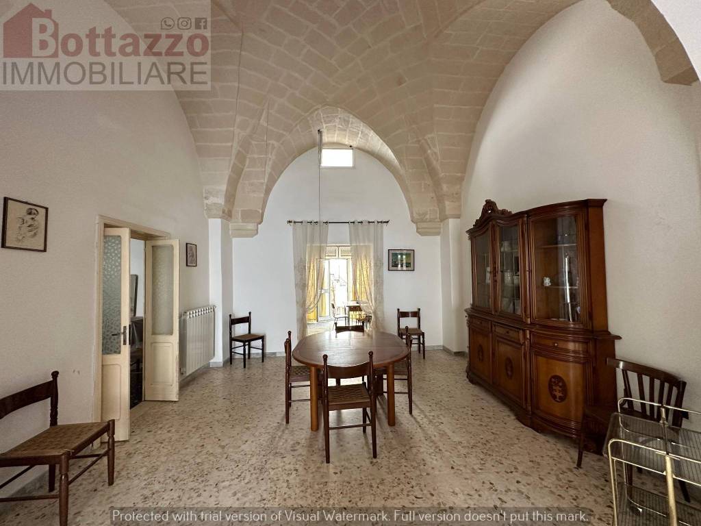 Appartamento in vendita a Lizzano via Carlo Poerio, 250