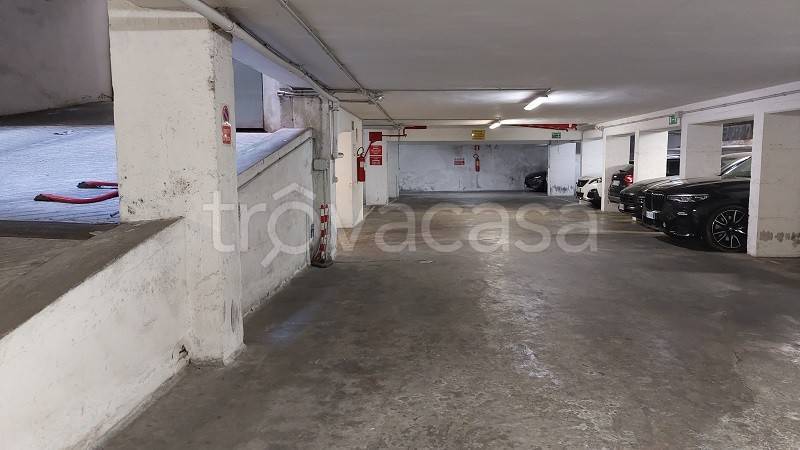 Garage in vendita a Padova riviera dei Ponti Romani