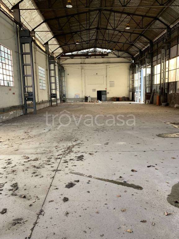 Capannone Industriale in vendita a Terni via Del Sermisone 1