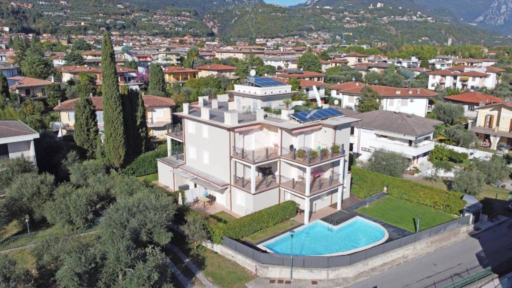 Appartamento in vendita a Toscolano-Maderno via Alessandro Manzoni