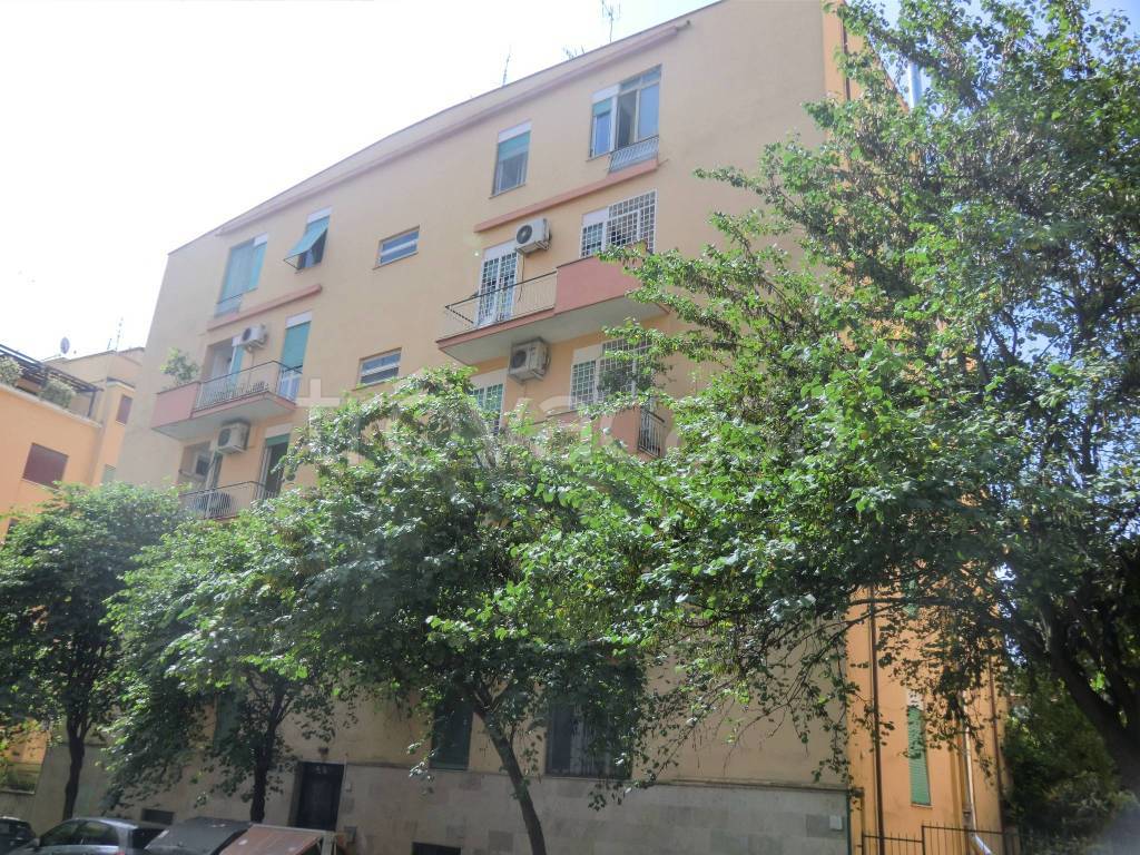 Appartamento in vendita a Roma via Segesta
