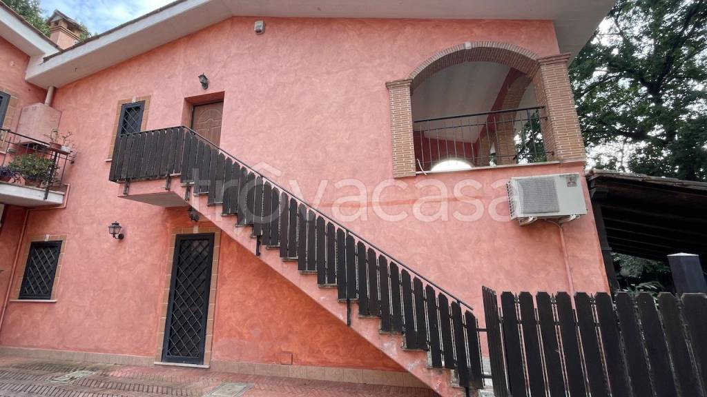 Villa Bifamiliare in vendita a Fiumicino via Siliqua