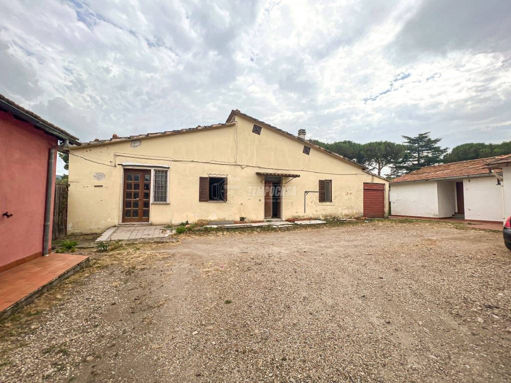Casa Indipendente in vendita a Viterbo strada Cassia Sud